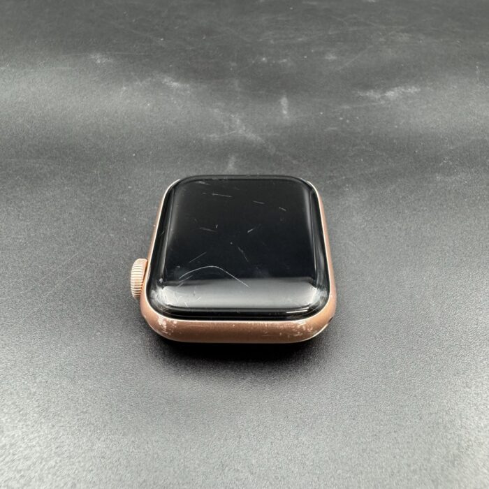 Apple Watch SE (1st generation) 40MM GPS + Cellular Rose Gold - Image 4