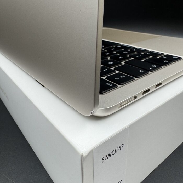 Macbook Air M2 13" | 8GB | 256GB SSD | Starlight - Image 4