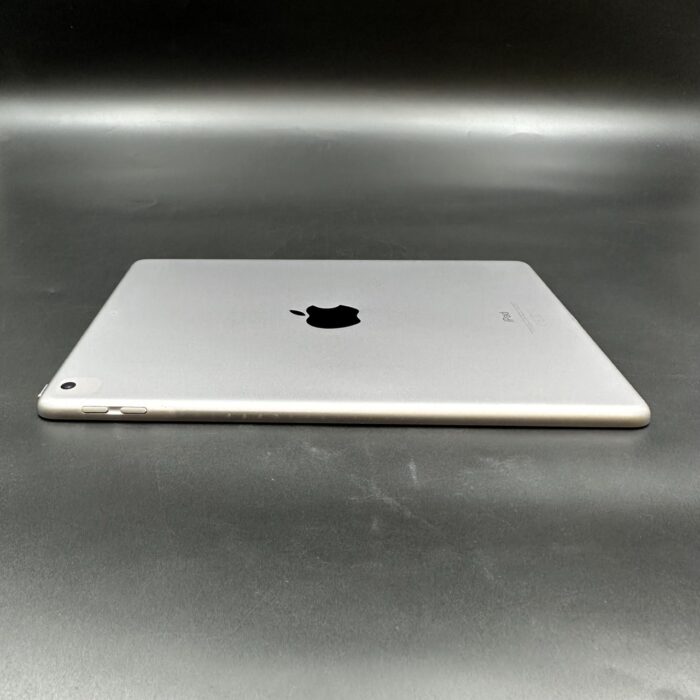 iPad 6th Gen 32GB Space Grey - Image 2