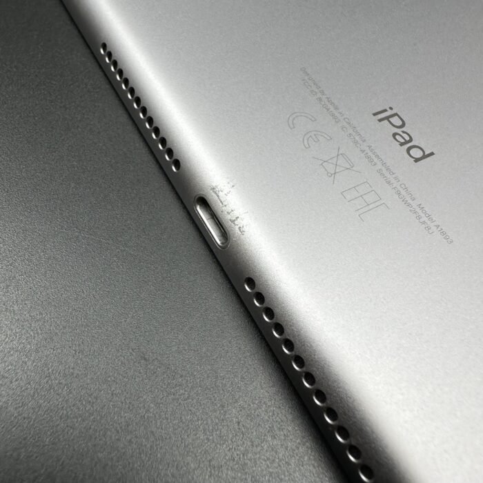 iPad 6th Gen 32GB Space Grey - Image 5