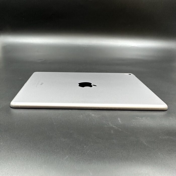 iPad 6th Gen 32GB Space Grey - Image 6