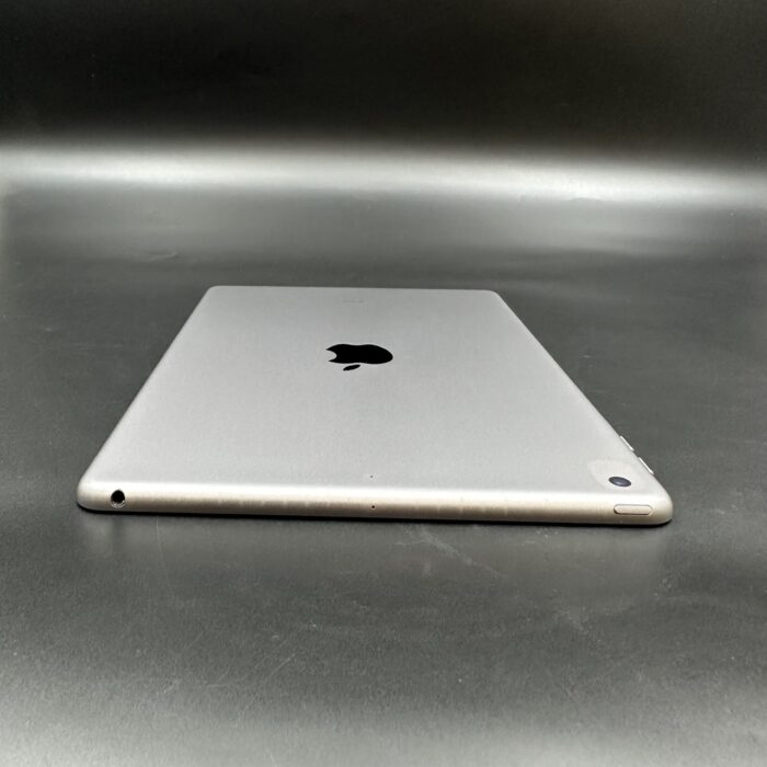 iPad 6th Gen 32GB Space Grey - Image 7