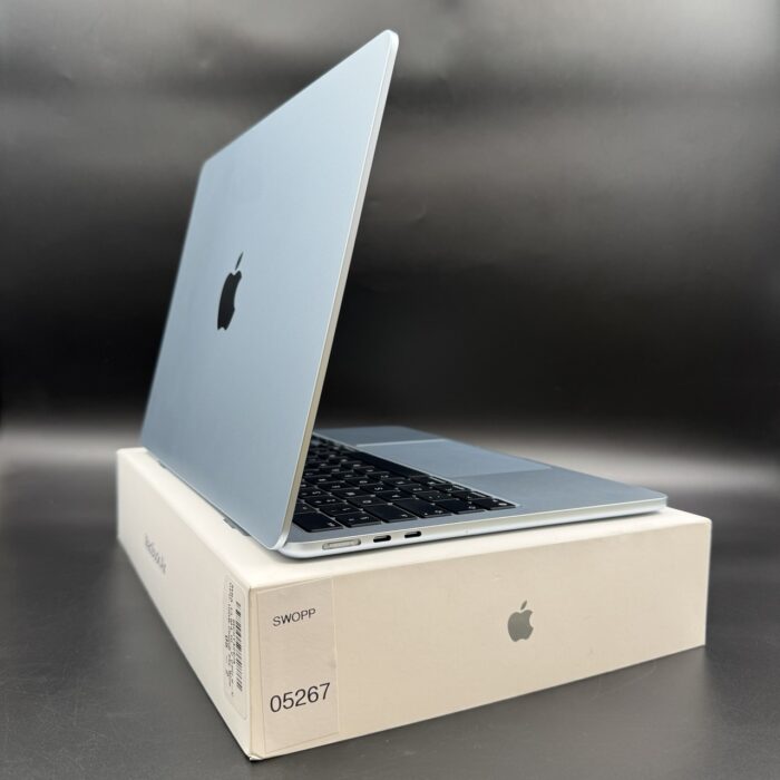 Macbook Air M4 13" | 16GB | 256GB SSD | SKY Blue - Image 3