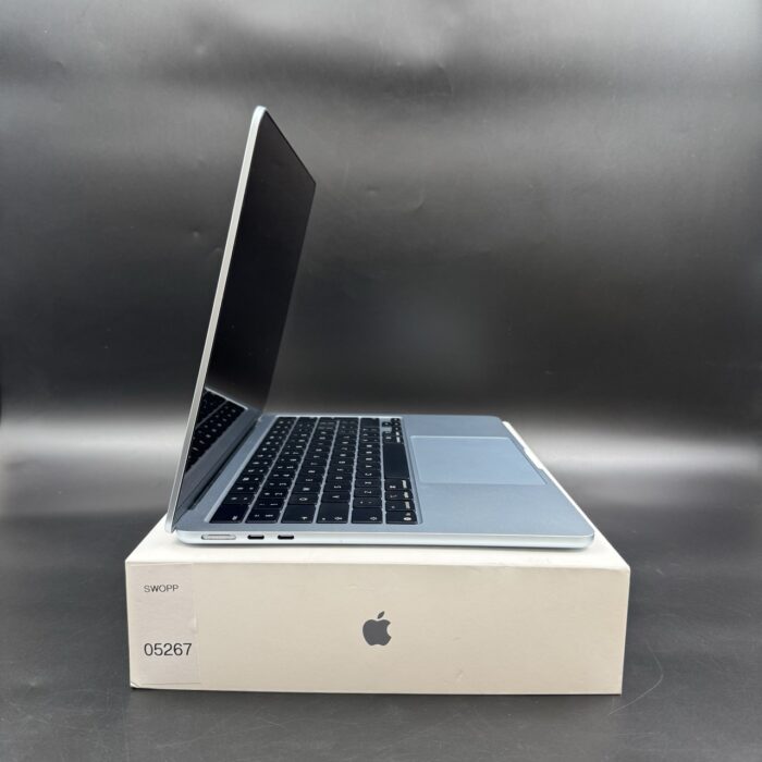 Macbook Air M4 13" | 16GB | 256GB SSD | SKY Blue - Image 4