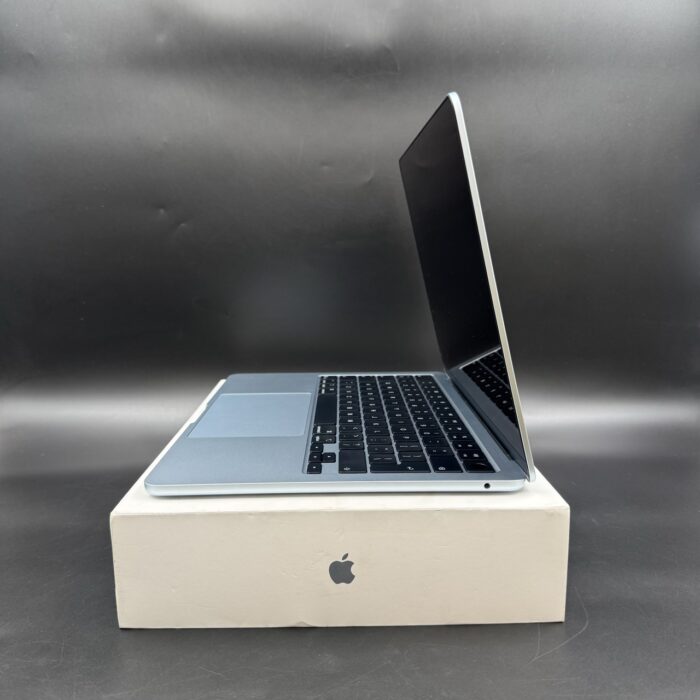 Macbook Air M4 13" | 16GB | 256GB SSD | SKY Blue - Image 5