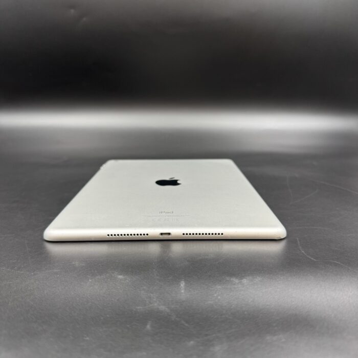 iPad 7th Gen 32GB Silver - Image 3