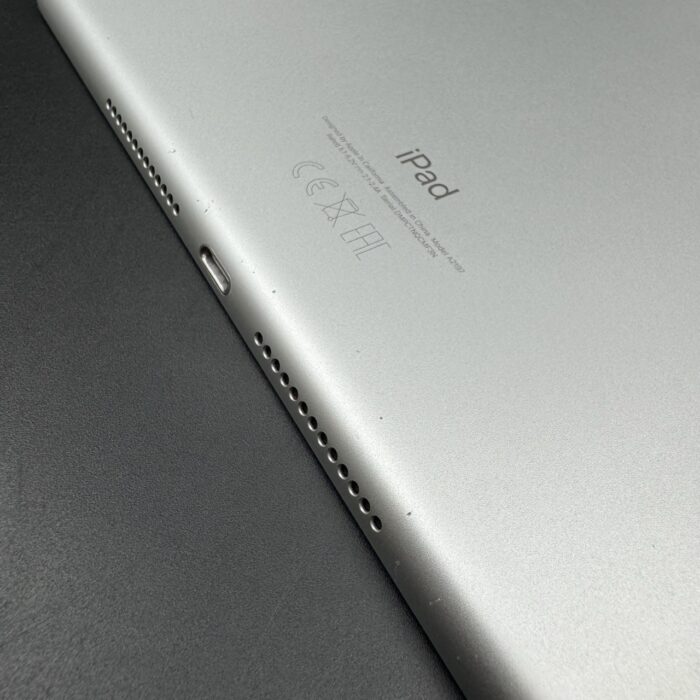 iPad 7th Gen 32GB Silver - Image 4