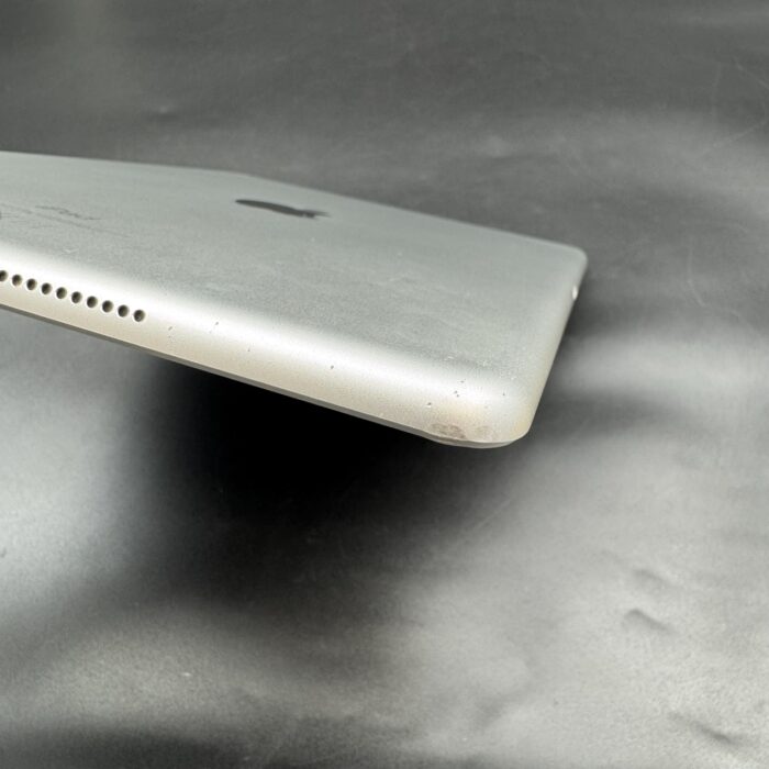 iPad 7th Gen 32GB Silver - Image 7