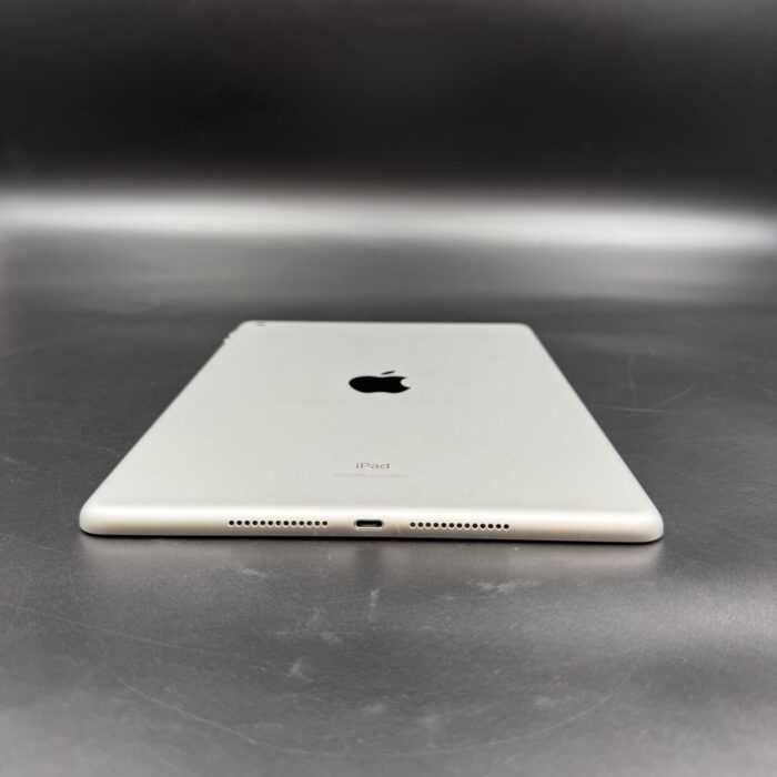 iPad 7th Gen 32GB Silver - Image 3