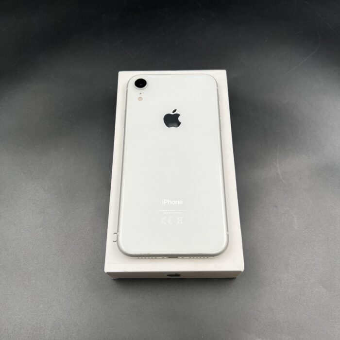 iPhone Xr 64GB White (Cracked Screen) - Image 10