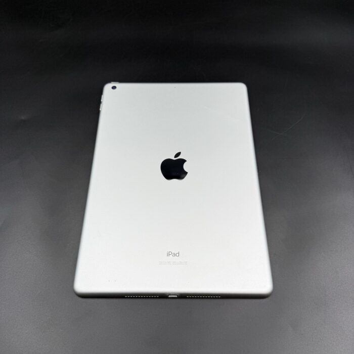 iPad 7th Gen 32GB Silver - Image 8
