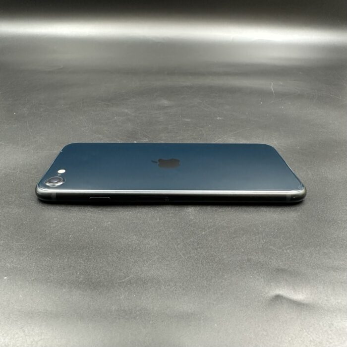 iPhone SE (3rd Generation) 128GB Midnight - Image 2