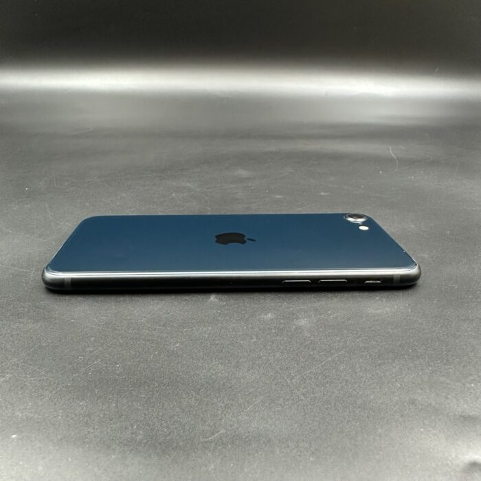 iPhone SE (3rd Generation) 128GB Midnight - Image 4
