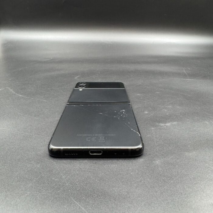 Samsung Galaxy Z Flip 3 256GB Black (Cracked Back) - Image 3