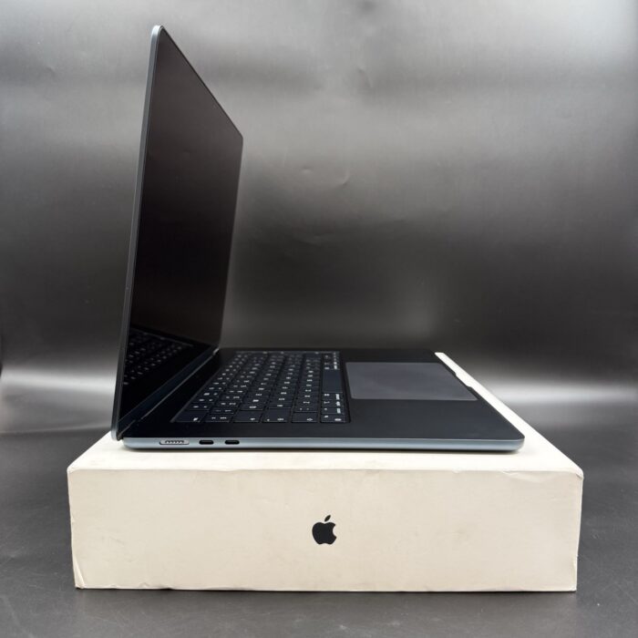 Macbook Air M3 15" | 8GB | 256GB | Midnight - Image 4