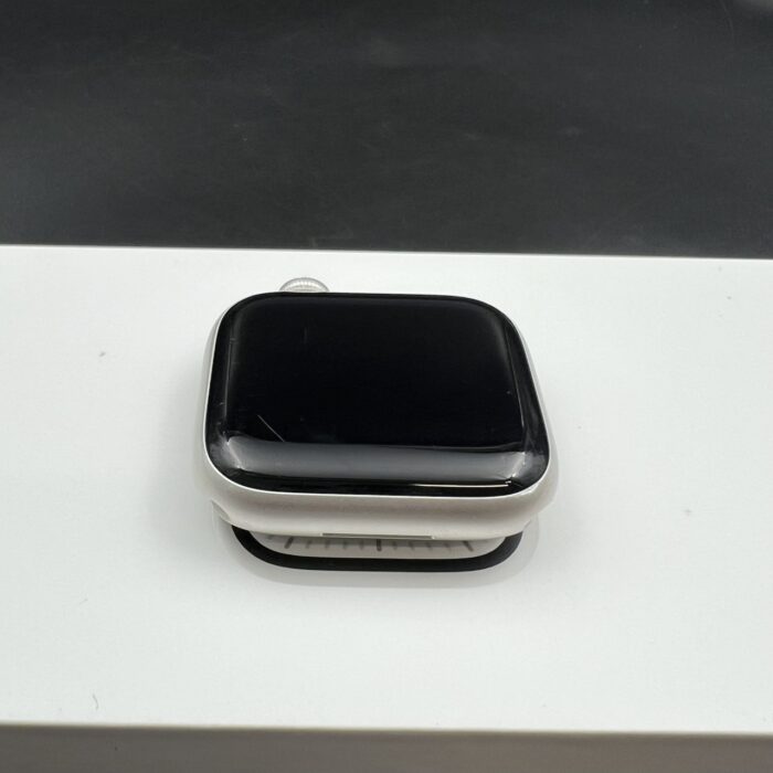 Apple Watch Series 7 41MM GPS + Cellular Starlight - Image 6