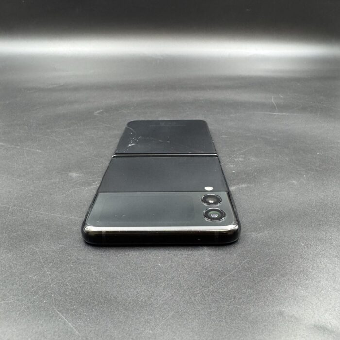 Samsung Galaxy Z Flip 3 256GB Black (Cracked Back) - Image 6