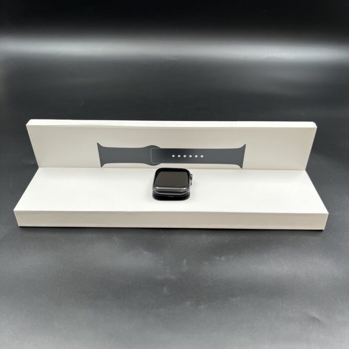 Apple Watch SE (1st generation) 44MM Midnight - Image 2