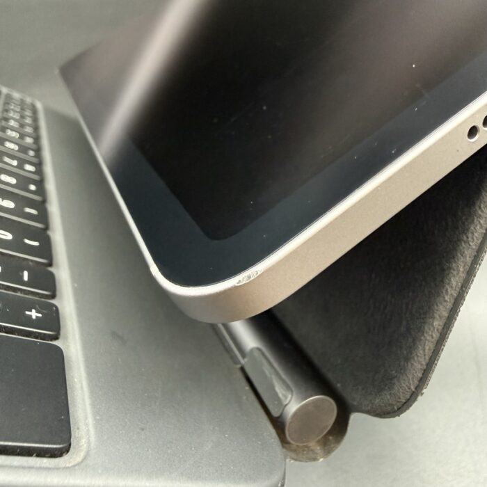 iPad Pro M2 11" 128GB Wfi + Cellular Space Gray (Combo Deal) - Image 5