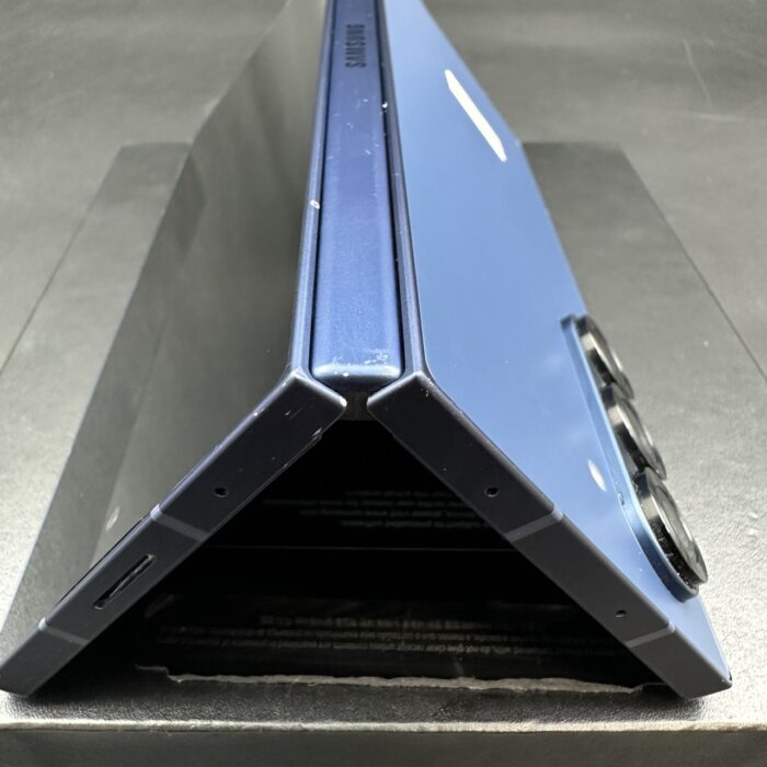 Samsung Galaxy Fold 6 256GB Navy - Image 9
