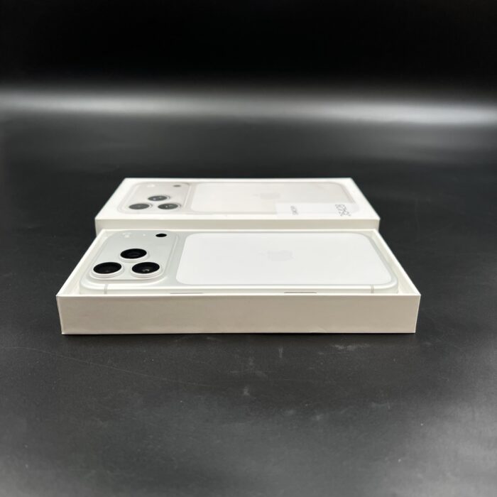 iPhone 17 Pro Max 256GB Silver - Image 2