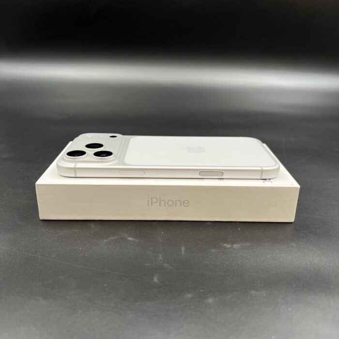 iPhone 17 Pro Max 256GB Silver - Image 3