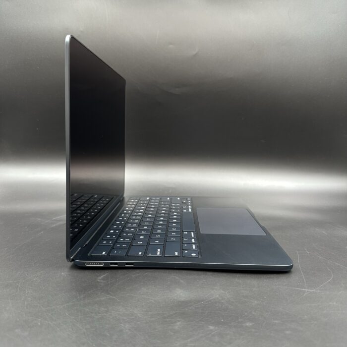 Macbook Air M2 13" | 8GB | 512GB | Midnight - Image 3