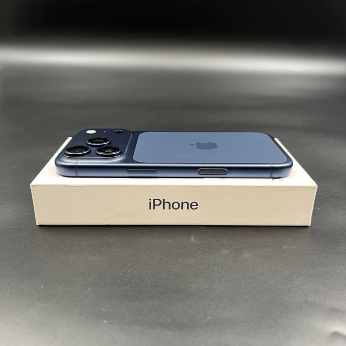 iPhone 17 Pro 256GB Deep Blue - Image 3