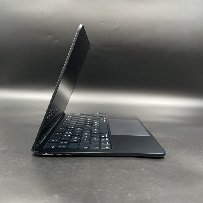 Macbook Air M4 13-inch | 16GB | 512GB | Midnight - Image 3