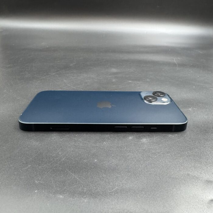 iPhone 13 128GB Midnight - Image 4