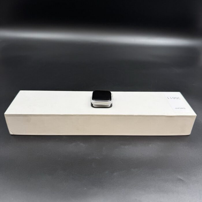 Apple Watch Series 6 40MM Silver - Image 2