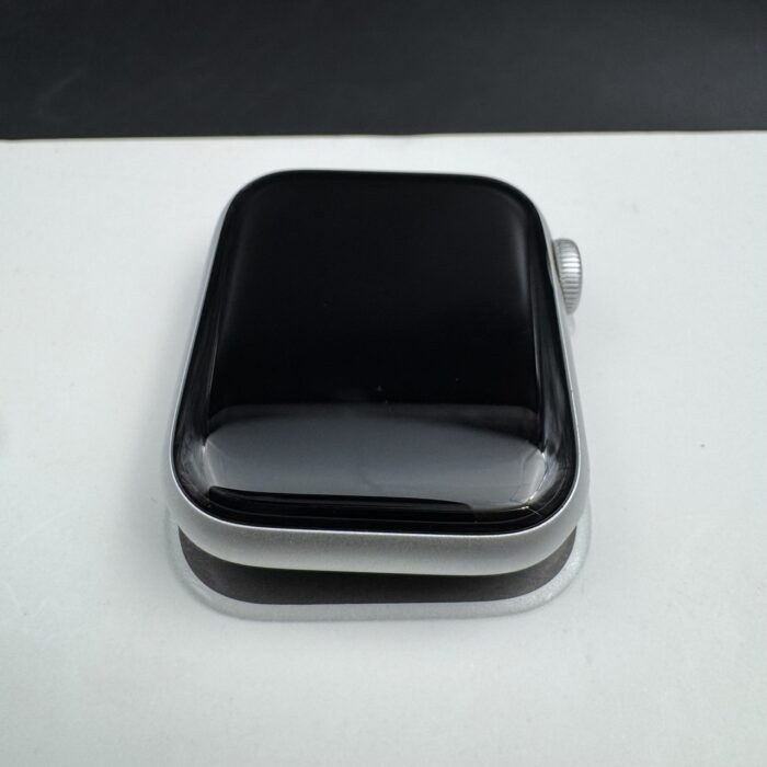 Apple Watch Series 6 40MM Silver - Image 3