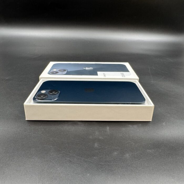 iPhone 13 128GB Midnight - Image 2
