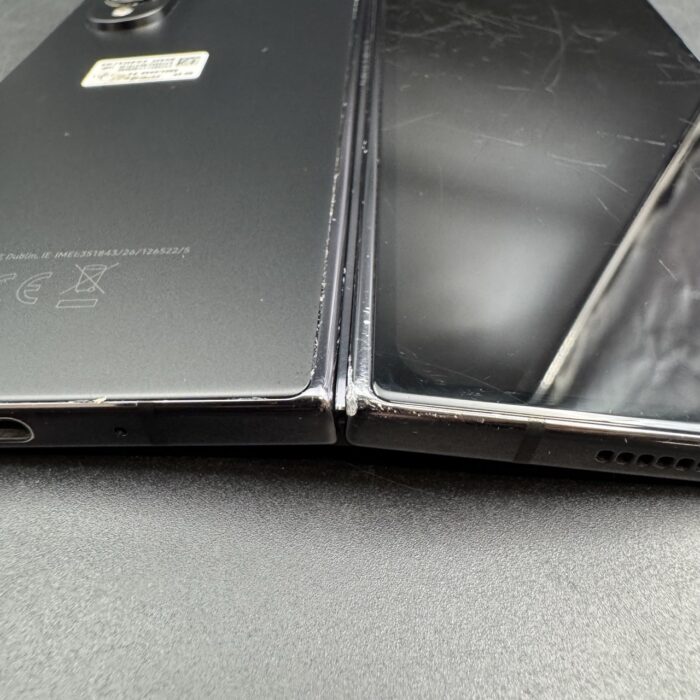 Samsung Galaxy Fold 4 256GB Phantom Black - Image 4